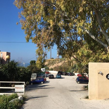 Studio On The Beach Loutraki  Bagian luar foto