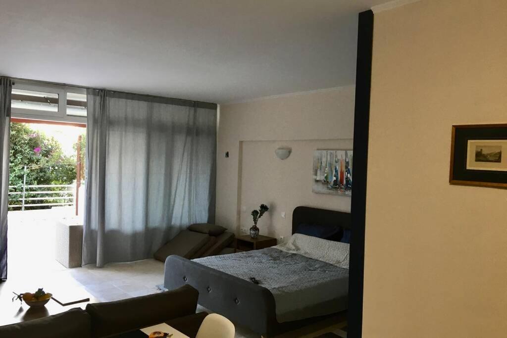 Studio On The Beach Loutraki  Bagian luar foto