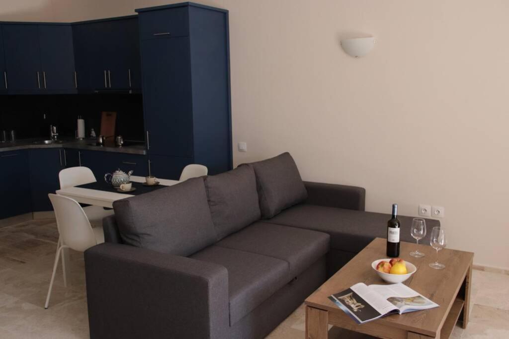 Studio On The Beach Loutraki  Bagian luar foto