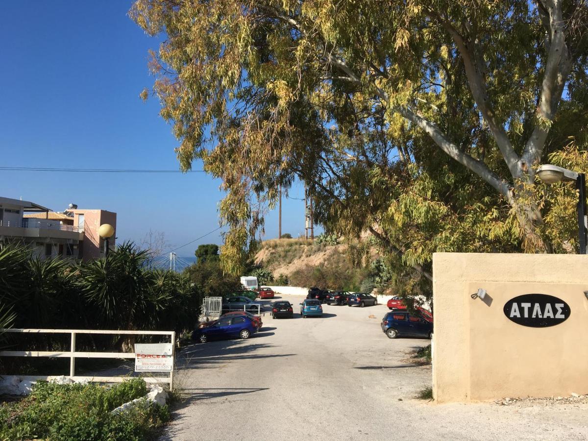 Studio On The Beach Loutraki  Bagian luar foto